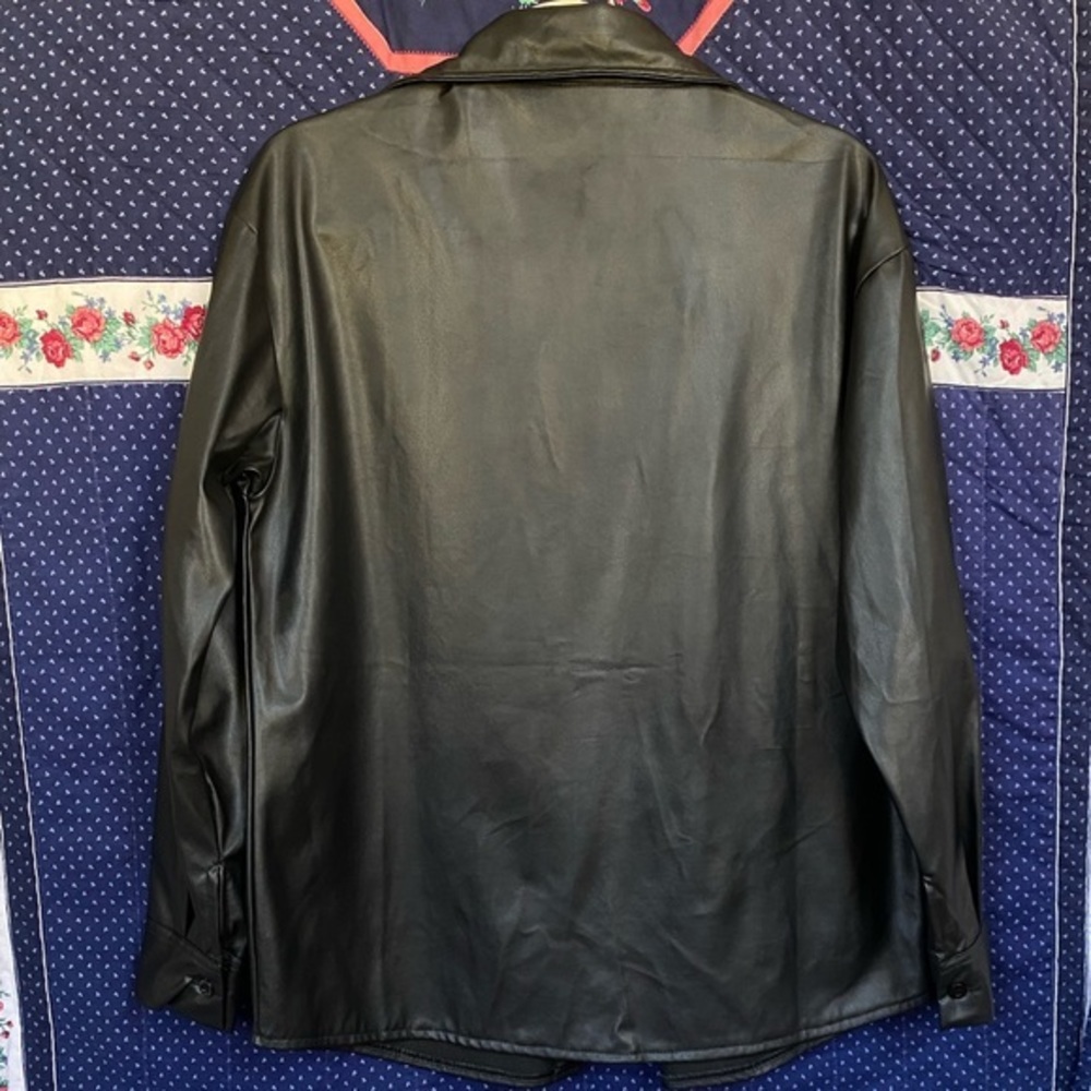Oversized black leather button down - Picture 4 of 6